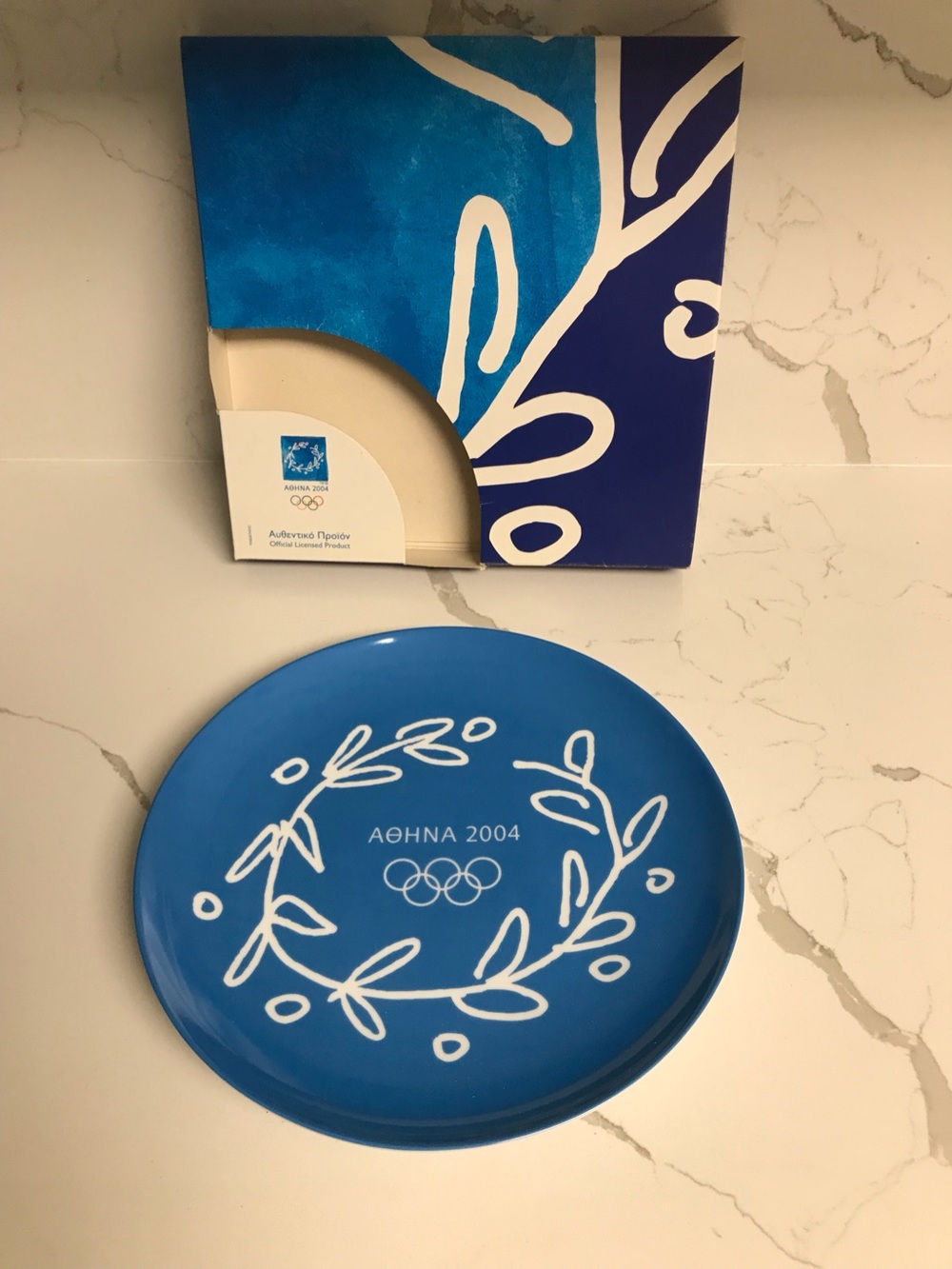 Athens 2004 Olympic Souvenir Plate - Blue with White Laurel Design NIB